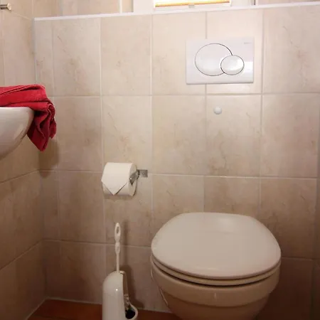 Apartment In Kuehlungsborn Near The Beach, Cleaning Included 別荘